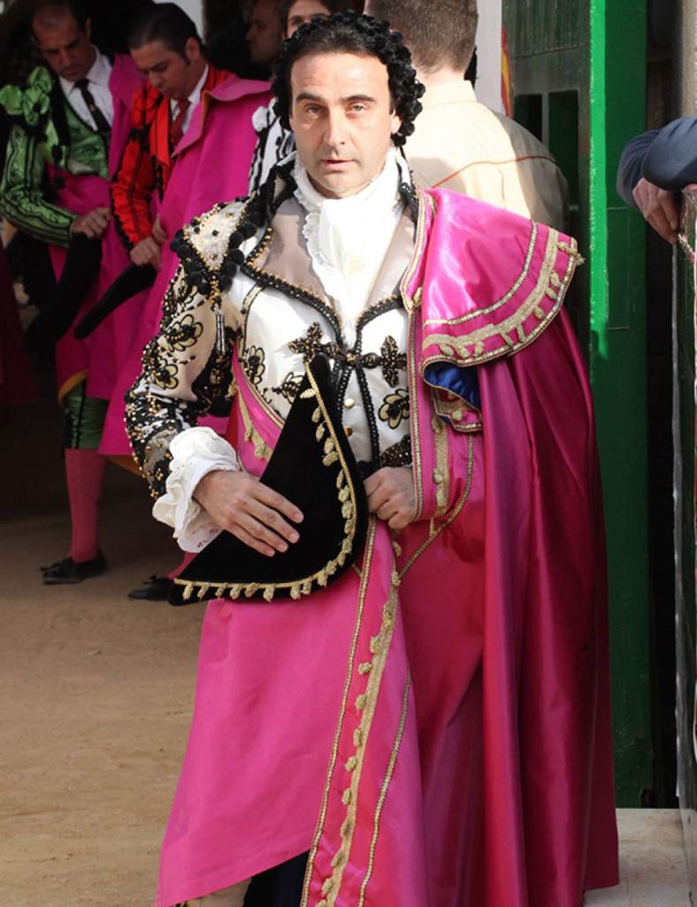 Enrique ponce a punto de hacer el paseillo en la Goyesca de Ronda